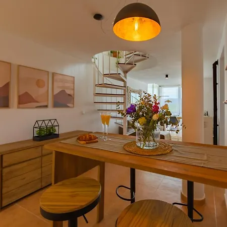 Views, Pool & Office - Optic Fibre Apartment